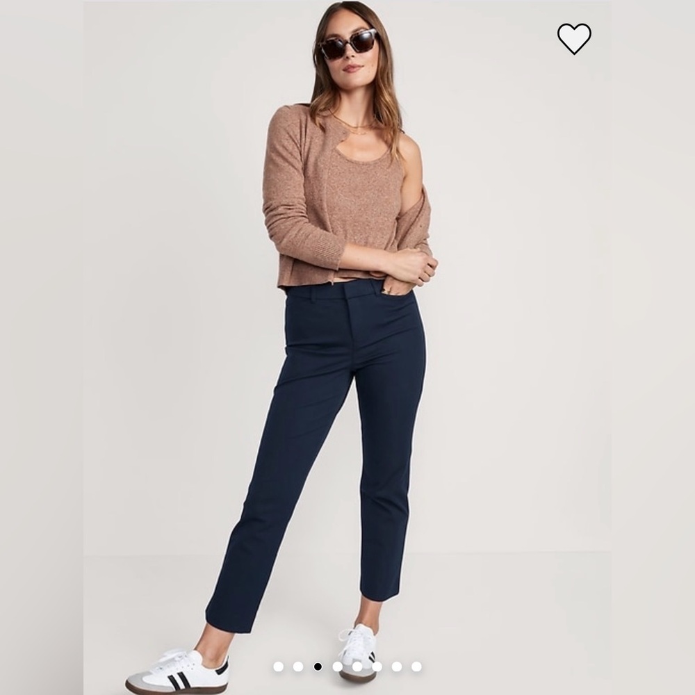Old Navy High Rise Pixie Straight Pant, Size 0, Like New, $50 MSRP, Color: Navy